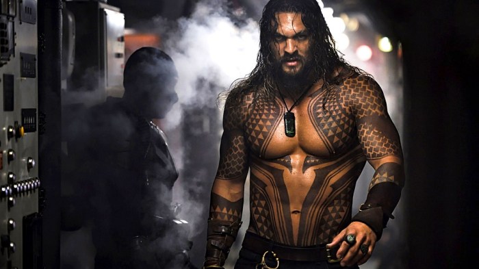 jason-momoa-in-aquaman-2018-kp-1360x768