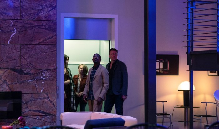 dispatches-from-elsewhere-season-1-episode-6-scene-janice-sally-field-eve-lindley-simone-fredwynn-andre-benjamin-peter-jason-segel_1200x707